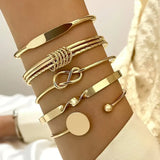 Elegantes Goldfarbenes Armband Set