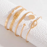 Elegantes Goldfarbenes Armband Set