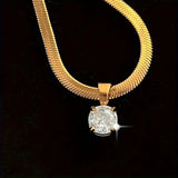 Elegante Goldfarbene Strass Anhänger Halskette