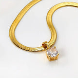 Elegante Goldfarbene Strass Anhänger Halskette
