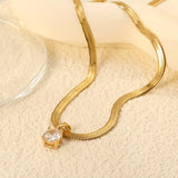 Elegante Goldfarbene Strass Anhänger Halskette