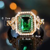 Eleganter Goldfarbener Smaragdstensring