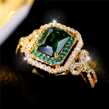 Eleganter Goldfarbener Smaragdstensring