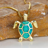 Vintage Goldfarbene Halskette mit Grünem Feueropal Schildkröten Anhänger