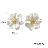 Schicke Weisse Acryl Blumen Steckohrringe