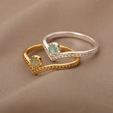 Eleganter Goldfarbener Wassertropf Opal Kronenring