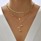 Elegantes Goldfarbenes Rosen Anhänger Ketten Set