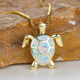Vintage Goldfarbene Halskette mit Grünem Feueropal Schildkröten Anhänger