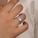 Glänzender Kleeblatt und Kristall Ring