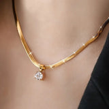 Elegante Goldfarbene Strass Anhänger Halskette