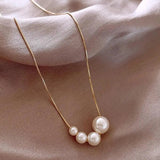 Elegante Goldkette mit Süsswasserperlen