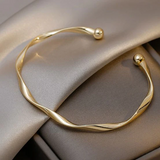 Elegantes Geflochtenes Mesh Armband mit Offenem Design