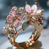 Heller Natur-inspirierter Schmetterlingsring mit Zirkonia