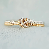 Goldfarben und Silberfarben Geknoteter Ring