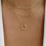 Klassische Goldfarbene Lagen Halskette mit Anhänger Design